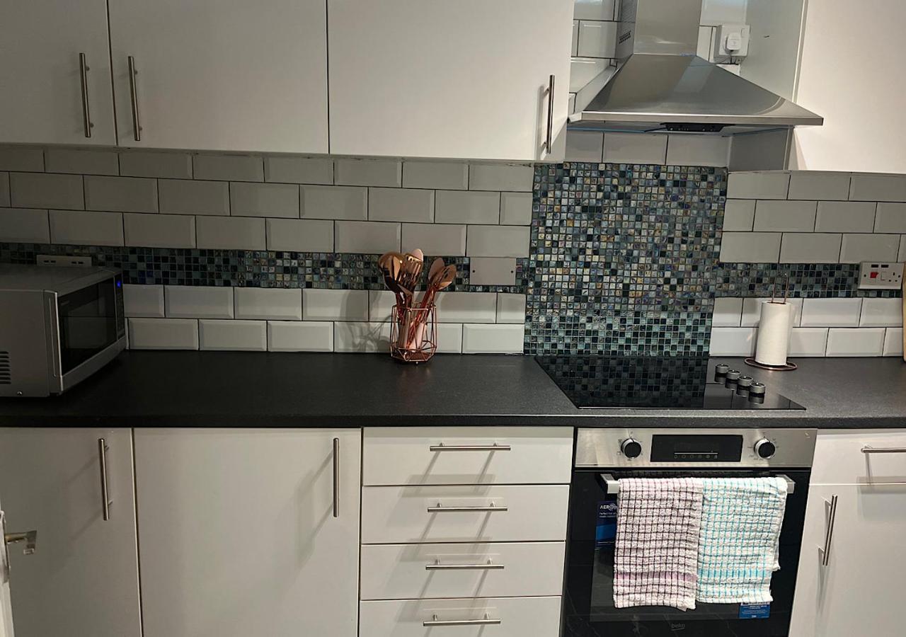 Lovely 2 Bedroom Apartment With Parking Space London Exterior foto